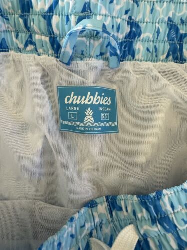 Chubbies Casual Swimming Shorts | Shark Water Hammerhead Blue Trunks | 5.5 Inseam